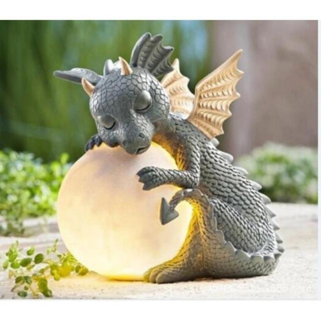  Statues de jardin d'extérieur à LED à énergie solaire avec boule de dragon (ESG19998)